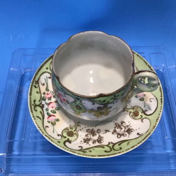 Vintage Japan tea cup and saucer set - Picture 5 of 8